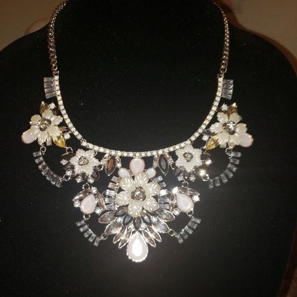 torrid Jewelry - NWT Torrid Statement Necklace